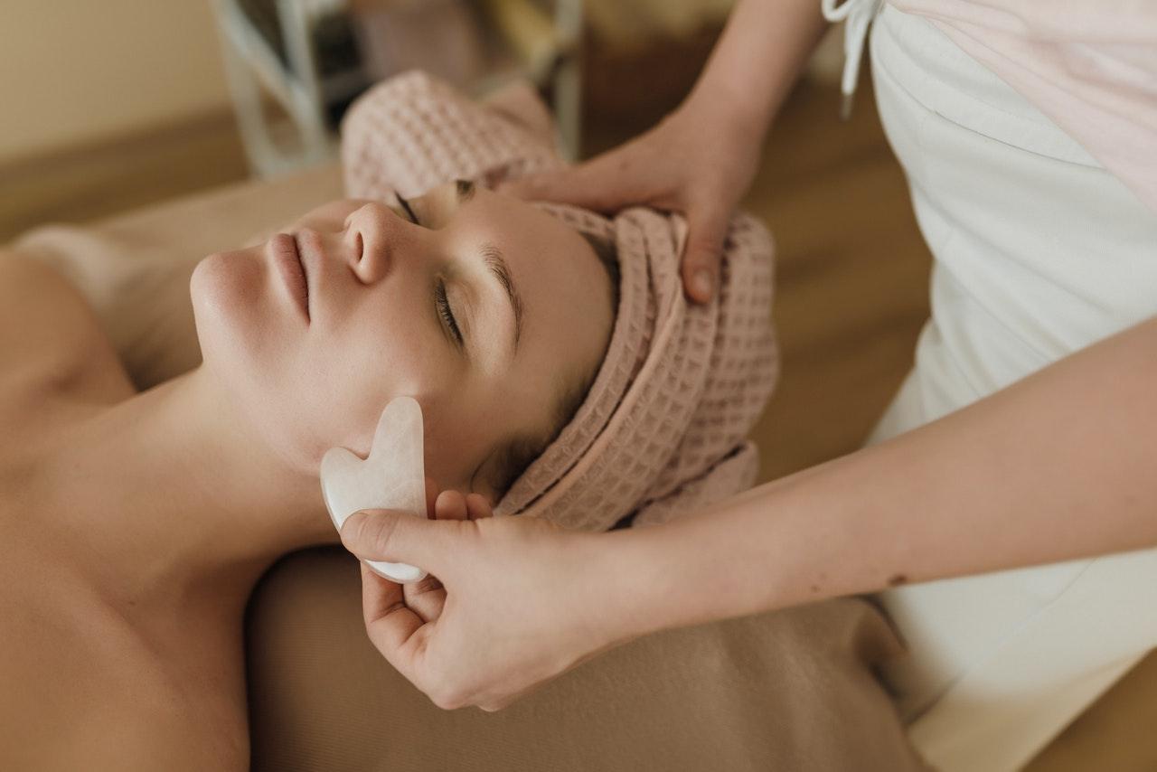 White Crystal Gua Sha Facial Acupressure Massage Tool