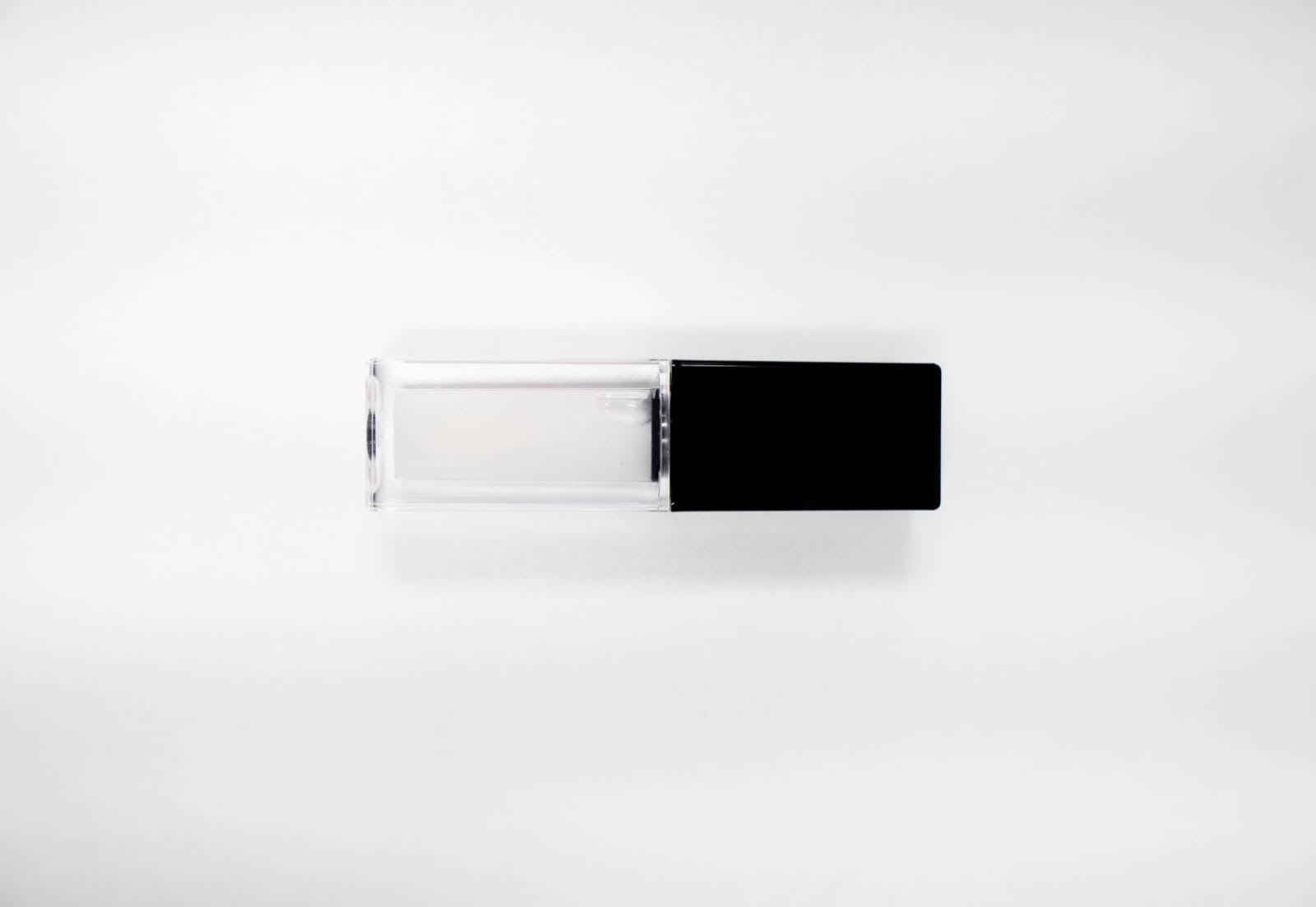 Fruit Lip Oil for Glossy Vegan Lip Care